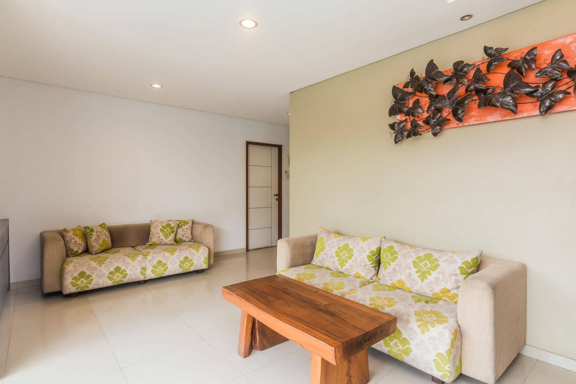Zen Rooms Seminyak Mertanadi Exterior foto